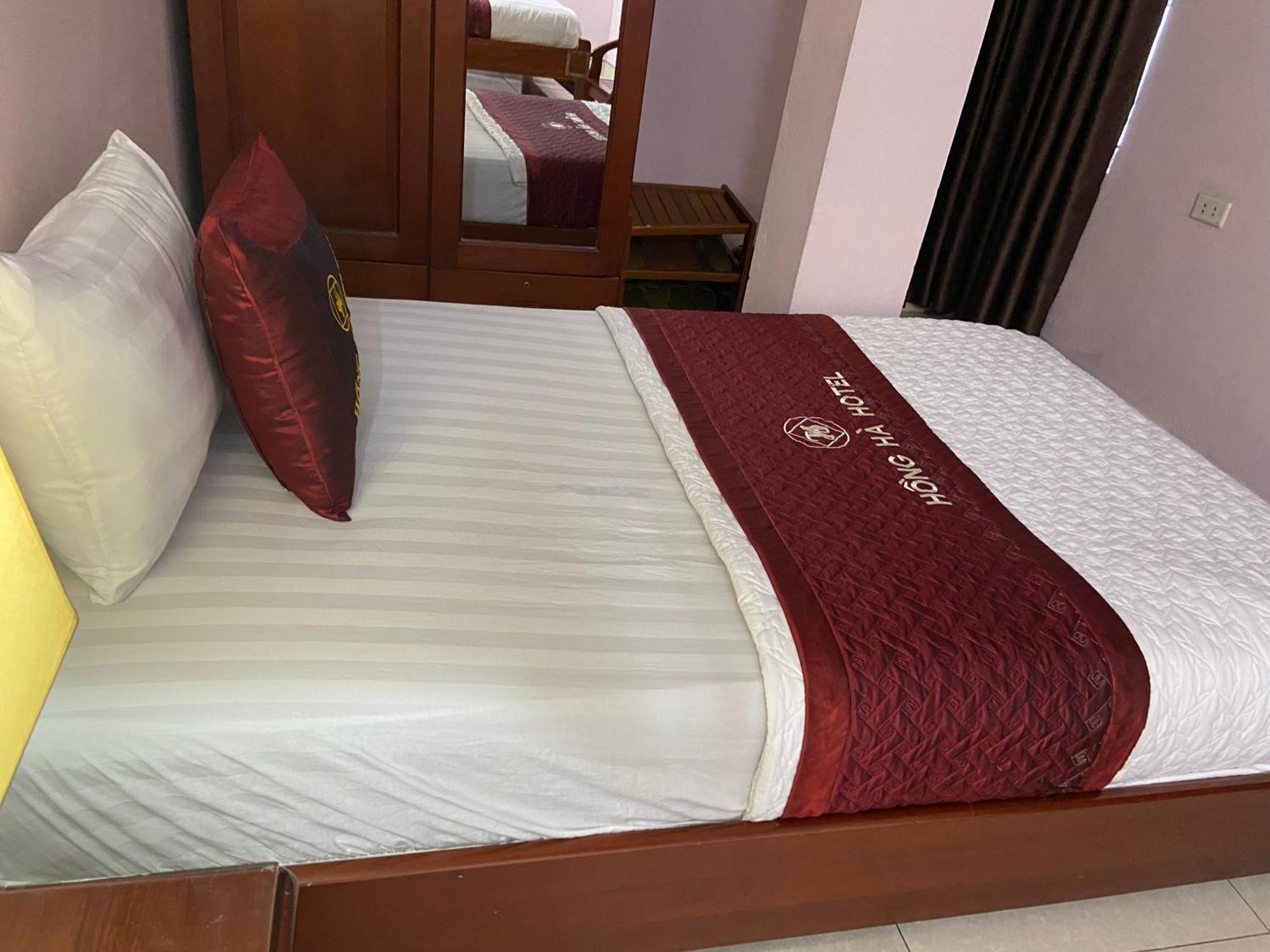 Hong Ha Airport Hotel Thach Loi Exteriör bild